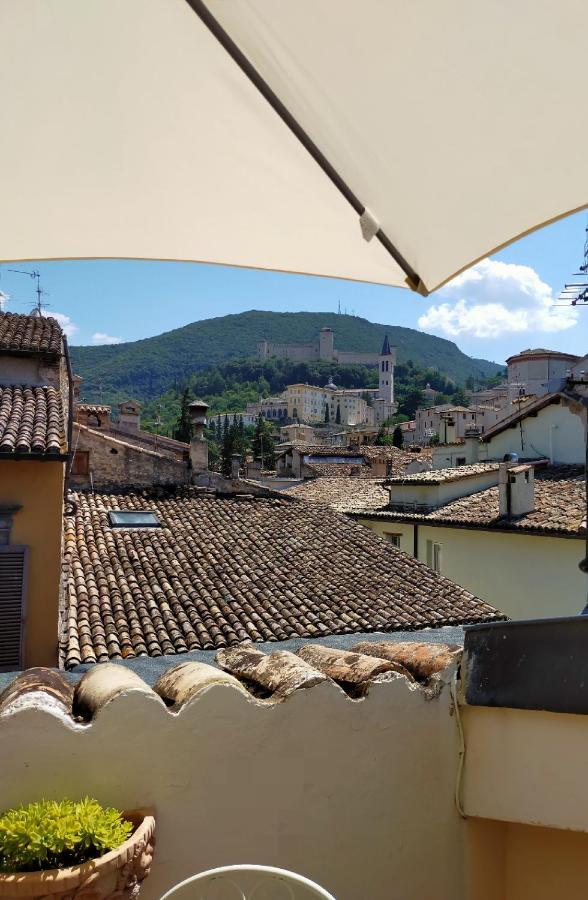 Sotto I Tetti Del Borgo Apartment Spoleto Exterior photo
